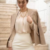 Áo Blazer 2NDDATE BL024G màu be một cúc mang đến vẻ đẹp nhẹ nhàng đầy lôi cuốn