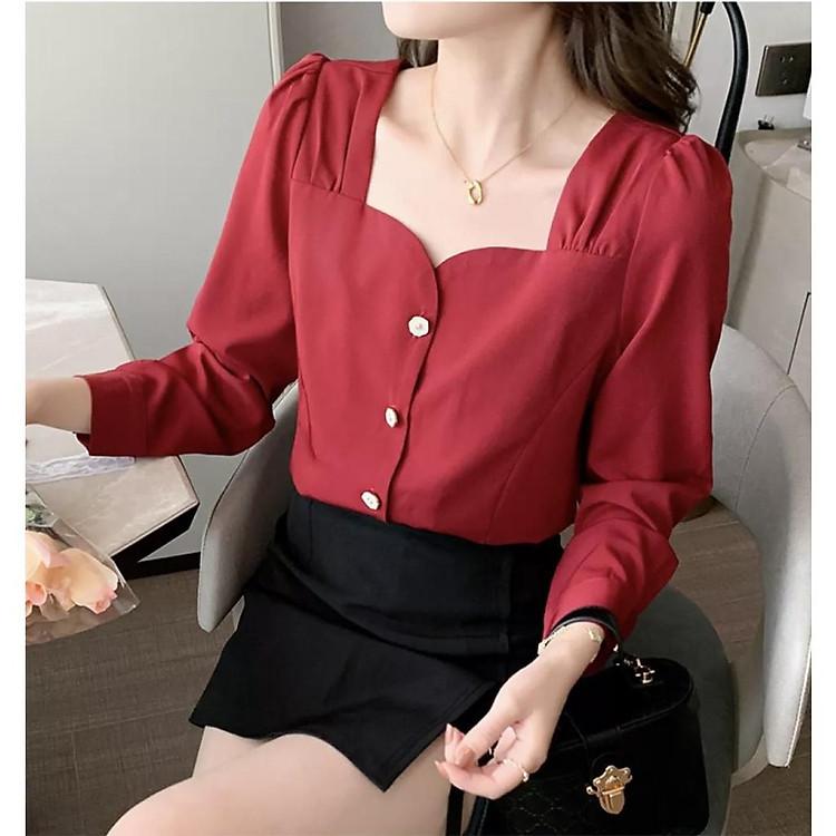 Áo kiểu Judy cổ vuông phối nút form dáng đẹp tôn lên đường nét quyến rũ và nét sang trọng