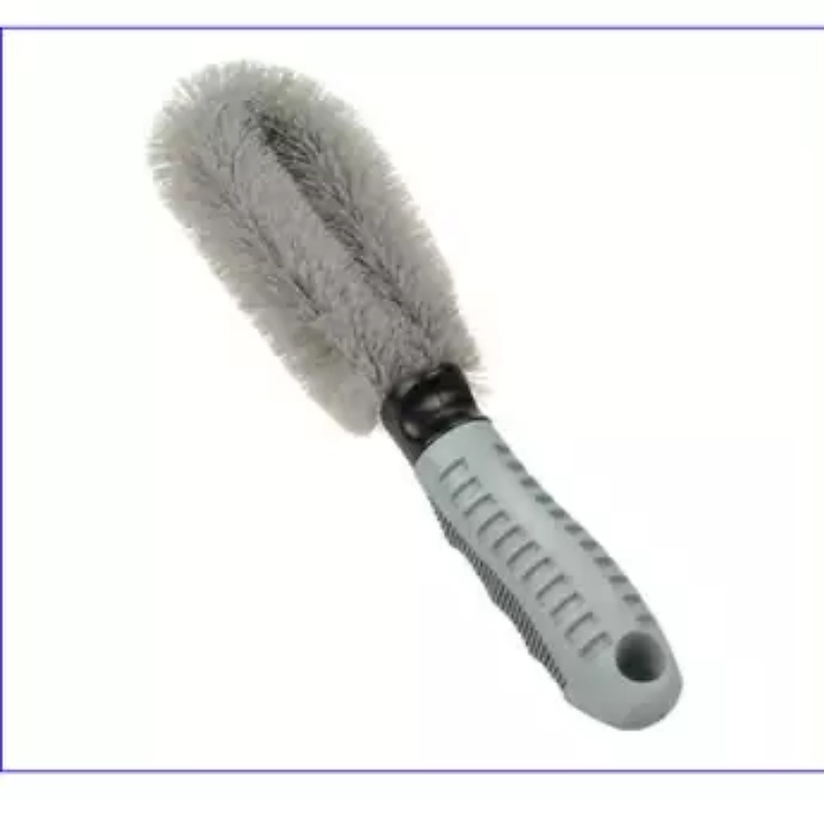 Bàn chải vệ sinh lốp xe hơi chuyên dụng bảo vệ độ bền cho lốp và vành xe