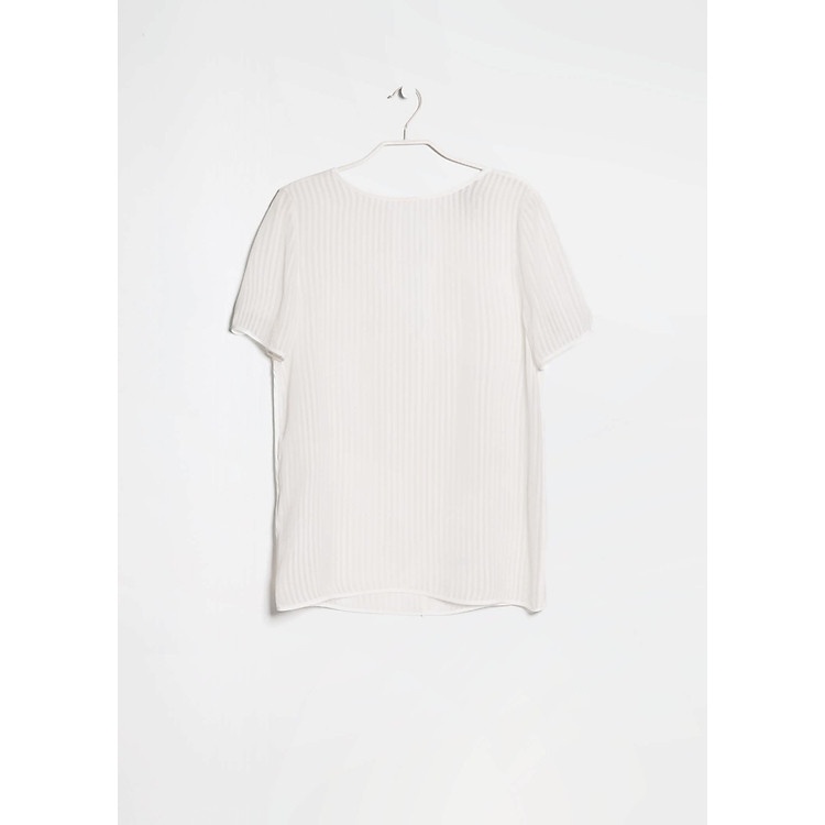 Cập Nhật Tủ Đồ Với Áo Nữ Mango 23010269 Cut-Out Lưng Màu Off White Cuốn Hút