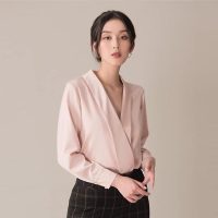 Cập nhật xu hướng thời trang mới nhất với áo cổ V nữ kiểu 2NDDATE TOP019PP