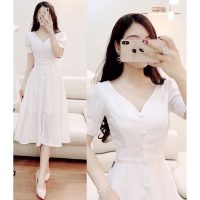 Đổi mới phong cách dự tiệc với thiết kế đầm bọc nút sang trọng và đầy sự tinh tế