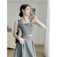 Đón đầu xu hướng thời trang cùng set áo croptop phối chân váy xòe dài sang chảnh