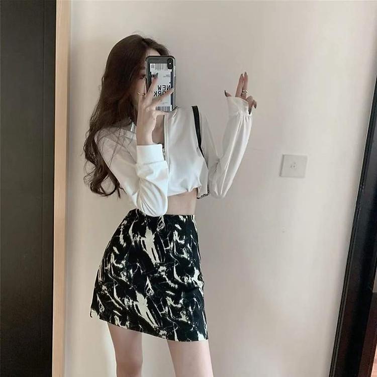 Đột phá phong cách cá nhân với chân váy ngắn nữ dáng chữ A sành điệu và ấn tượng