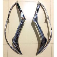 Lắp đặt ốp viền đèn pha hậu mạ crom để bảo vệ cụm đèn xe Fortuner tối đa