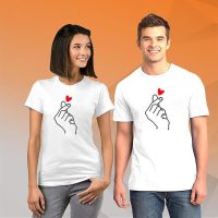 Mẫu áo thun cặp đôi in hình thả tim mới nhất chất lượng vượt trội giá thành hợp lý