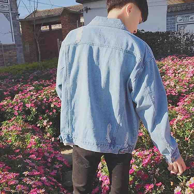Nâng tầm diện mạo cùng áo khoác bò nam phong cách vintage đơn giản mà đẹp