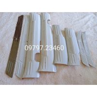 Ốp nẹp bước chân Kia Sonet 2021-2022 mẫu Titan 8 món phụ kiện xe hơi đẳng cấp