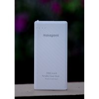 Pin dự phòng Nakagami công nghệ Nhật Bản tích hợp đèn Flash và hai cổng sạc nhanh màu ngẫu nhiên