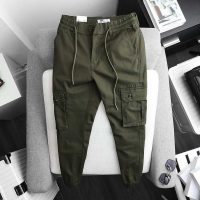 Quần jogger du lịch camo vàng thiết kế hiện đại hỗ trợ vận động linh hoạt cho người dùng
