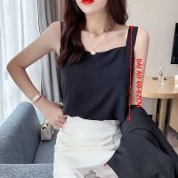 Sản phẩm áo lụa hai dây AO0010 cổ vuông đa năng phù hợp mặc hàng ngày hoặc phối đồ vest