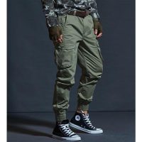 Trang bị ngay quần jogger túi hộp đen để sẵn sàng cho mọi thử thách sinh tồn ngoài trời