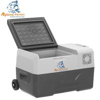 Tủ lạnh ô tô Alpicool CX30 dung tích 30 lít có bánh xe di chuyển dễ dàng cho tài xế Việt
