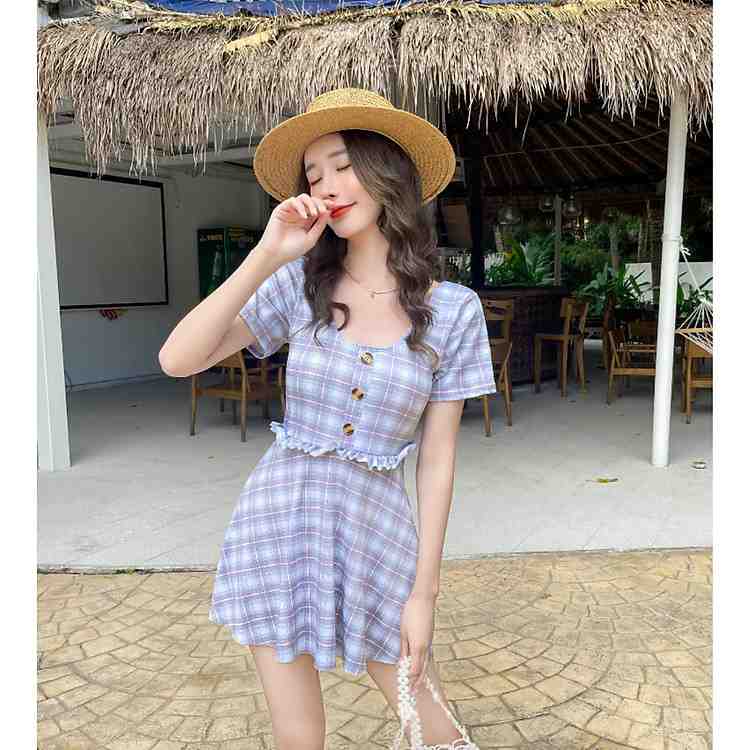 Váy liền bơi nữ thiết kế giấu bụng thông minh mang lại vẻ ngoài duyên dáng khi đi tắm biển