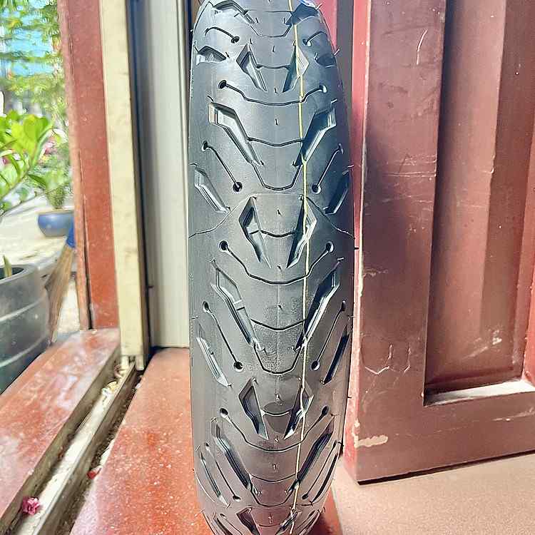 Vỏ Michelin Road 6 mâm 17 19 inch giải pháp hoàn hảo cho xe motor phân khối lớn