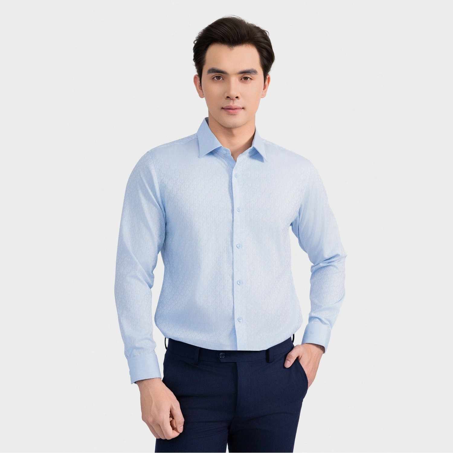 Áo sơ mi nam Aristino Business: Biến bạn trở nên lịch thiệp hơn bao giờ hết