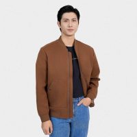 Aristino Regular Fit: Áo Khoác 2 Lớp, Mang Đến Sự Thoải Mái và Tự Tin