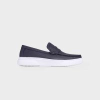 Aristino xanh tím than: Giày slip-on da nam, sự kết hợp hoàn hảo giữa chất và lượng