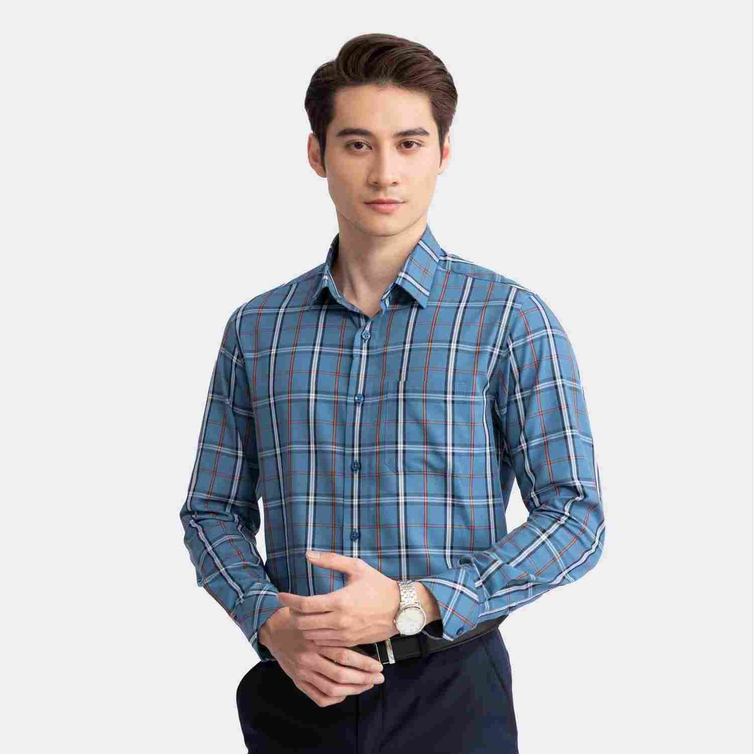 Chọn ngay áo sơ mi xanh kẻ cam Aristino, khẳng định phong cách quý ông lịch lãm.