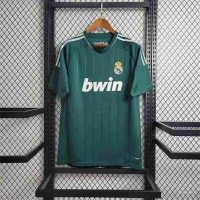 Lựa Chọn Số Một Cho Fan Kền Kền Trắng Với Áo Retro Real Madrid 2013 Sân Khách