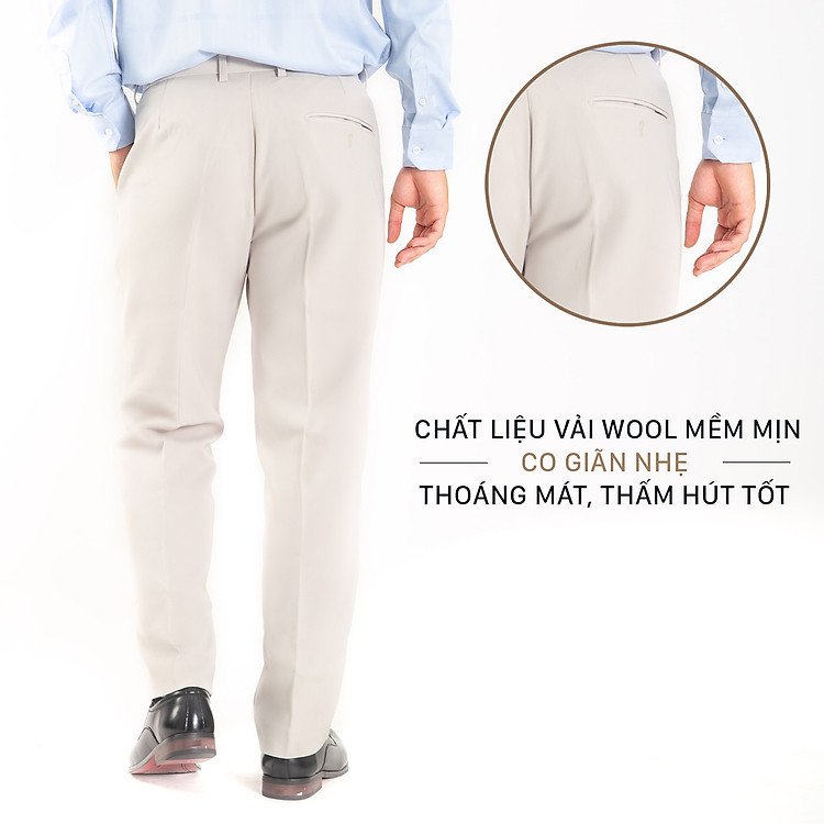 Nâng tầm diện mạo với Quân Âu Anton trắng kem dáng rộng, xếp ly.