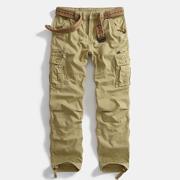 Phong cách Retro hoàn hảo với quần kaki đen túi hộp dã ngoại tiện dụng.