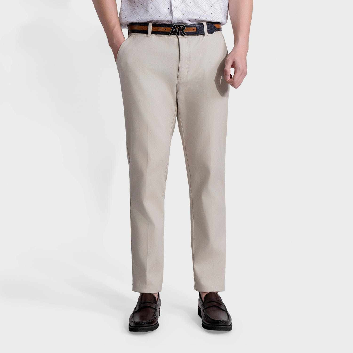 Quần Kaki Aristino Regular Fit: Tự Tin Tỏa Sáng Trong Mọi Tình Huống