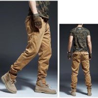 Trang bị quần jogger OCGL trơn màu vàng cát cho những chuyến trekking dã ngoại thú vị