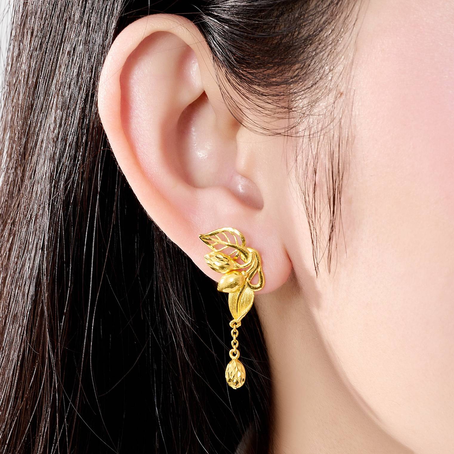 Bông tai vàng 24K PNJ: Biểu tượng cho tình yêu chân thành và thủy chung