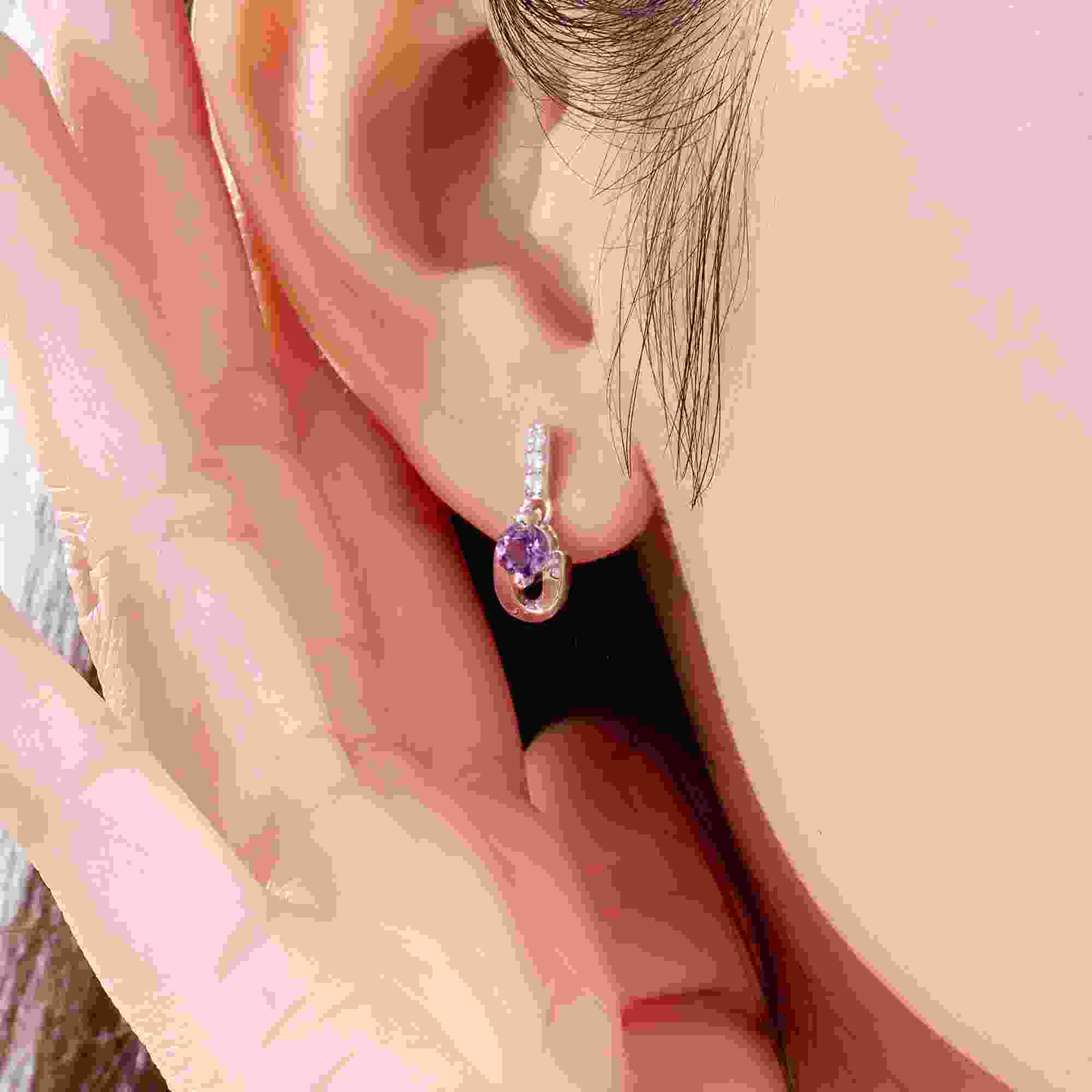 Bông tai vàng trắng 10K PNJ đá Amethyst: Nâng tầm phong cách của bạn