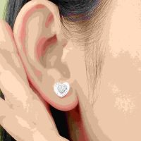 Bông tai vàng trắng 58,5% PNJ đá ECZ, khẳng định đẳng cấp quý cô hiện đại