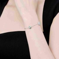 Đánh thức vẻ đẹp tiềm ẩn với lắc tay vàng trắng đính đá ECZ PNJ