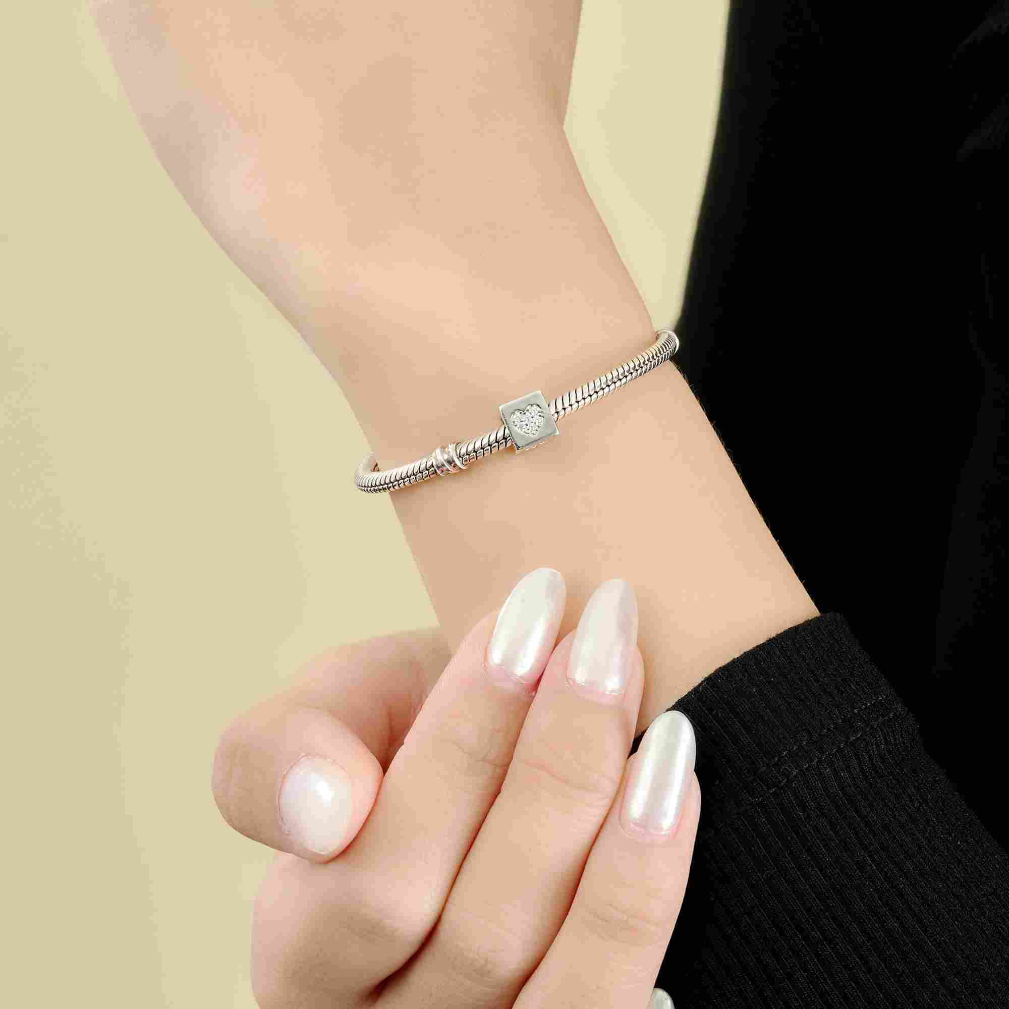 Hạt Charm Bạc PNJ STYLE: Vẻ đẹp tinh khôi, khẳng định phong cách thanh lịch