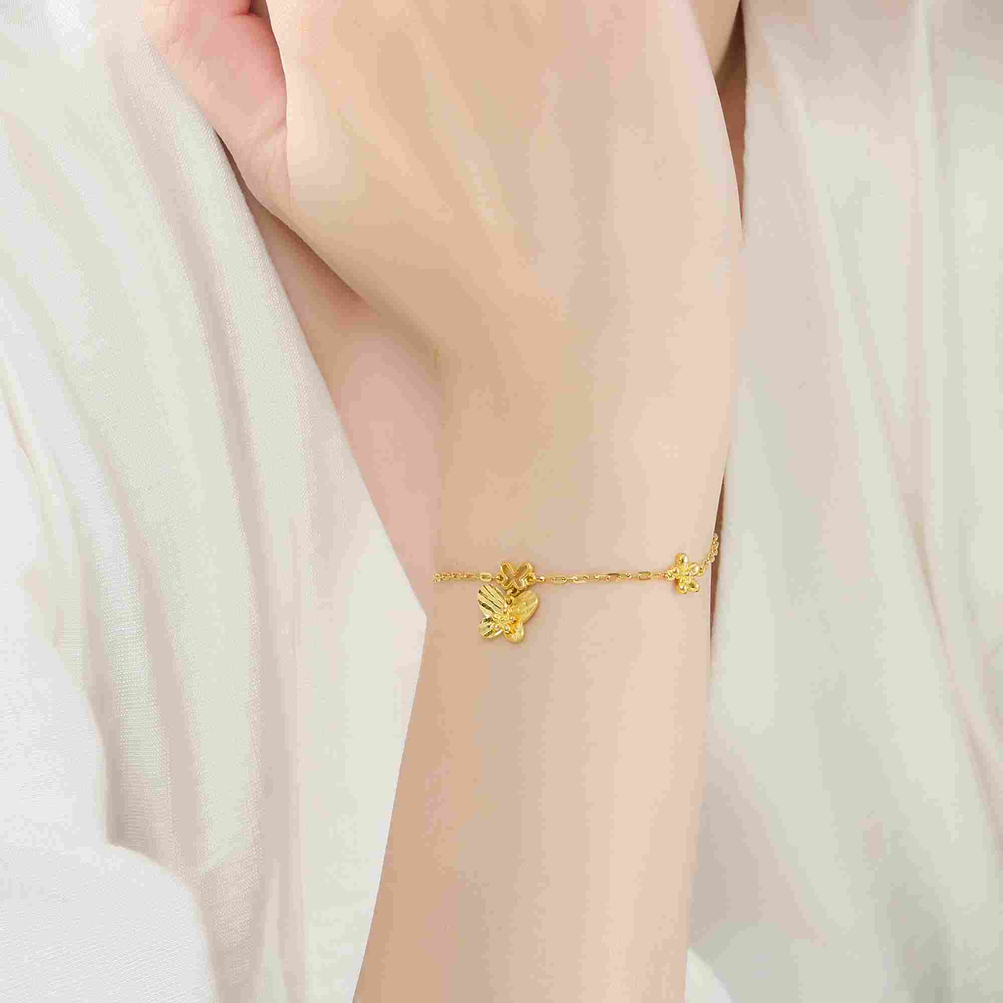 Lắc tay PNJ Turning Gold: Vàng 99% - Món trang sức không thể thiếu