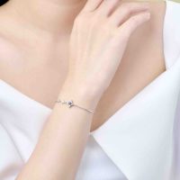 Lắc tay vàng trắng 10K PNJ Sapphire: Tỏa sáng trong mọi khoảnh khắc