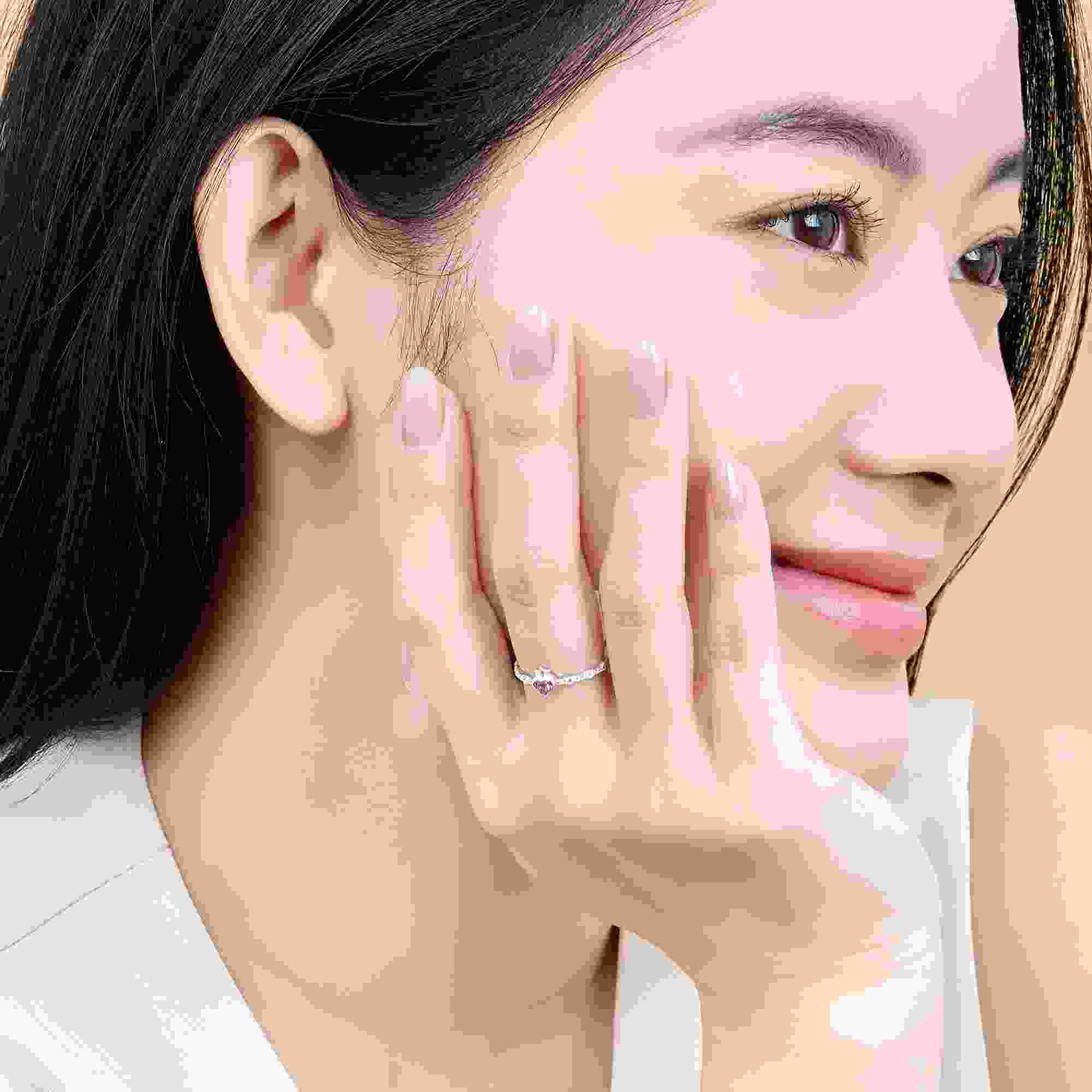 Nhẫn vàng trắng 10K đính đá ECZ STYLE By PNJ Berry Boo: Giá trị vượt trội, khẳng định đẳng cấp