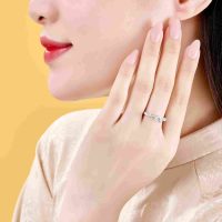 Nhẫn vàng trắng 10K PNJ đá ECZ: Vẻ đẹp bền vững theo thời gian