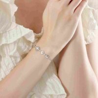 PNJ Kim Bảo Như Ý: Lắc tay vàng trắng 10K đính đá ECZ - Lựa chọn hàng đầu