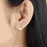 PNJSilver: Bông tai bạc đính đá, khẳng định vẻ đẹp thanh lịch dịu dàng