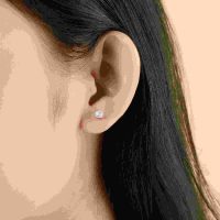 PNJSilver: Bông tai bạc đính đá, vẻ đẹp tinh tế đến từng chi tiết