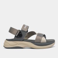 Sandal F8B Be Xám Quai Xoay: Phong Cách Đa Dạng, Phù Hợp Mọi Lứa Tuổi