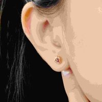 STYLE Berry Boo: Bông tai bạc đính đá, món trang sức không thể thiếu trong tủ đồ