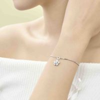 STYLE By PNJ Bloomie: Lắc tay bạc đính đá, khẳng định đẳng cấp và cá tính