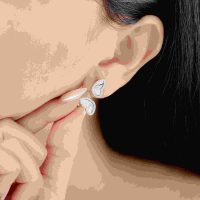 STYLE By PNJ: Bông tai bạc đính đá, khẳng định phong cách sang trọng và tinh tế