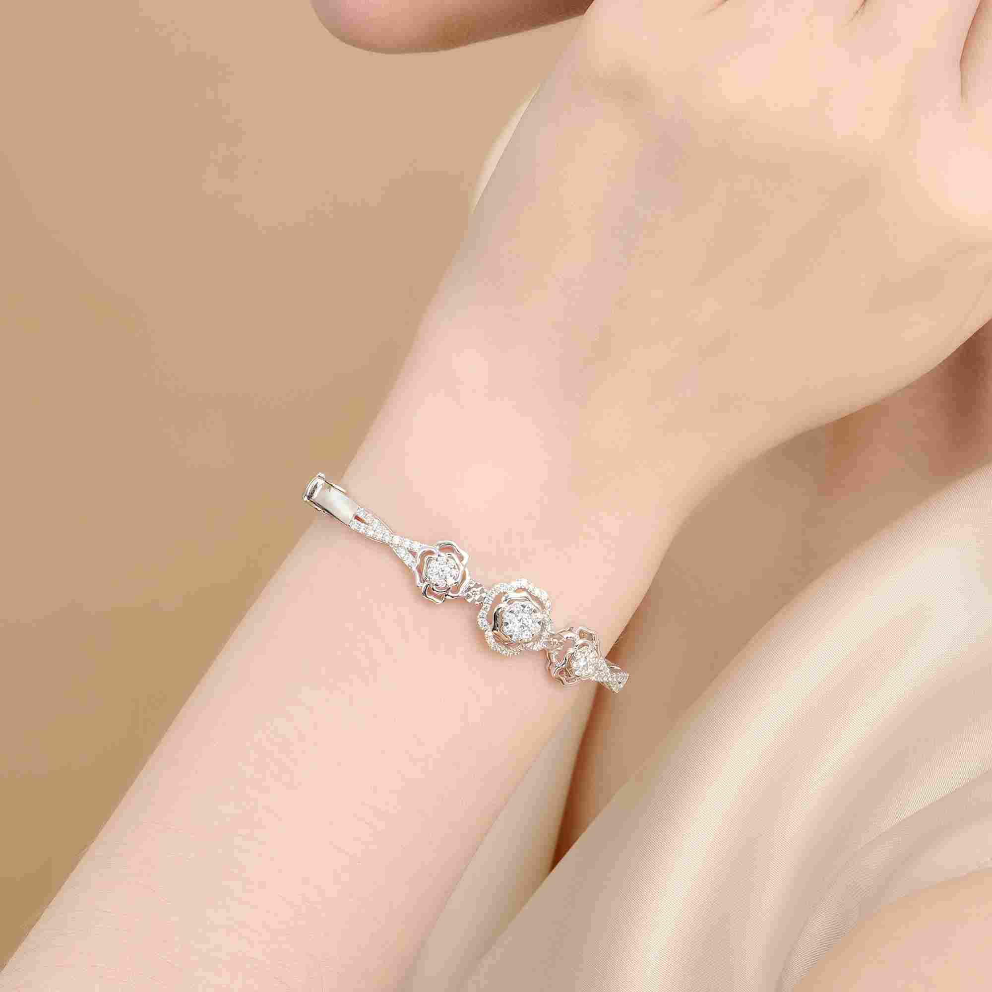 Vòng tay vàng trắng 14K Disney Beauty and the Beast, khẳng định vẻ đẹp vượt trội